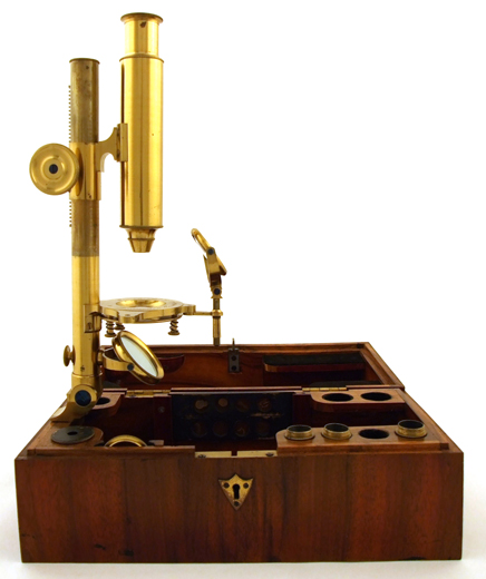 Mikroskop von Utzschneider und Fraunhofer in M&uuml;nchen um 1820