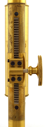 Mikroskop von Utzschneider und Fraunhofer in M&uuml;nchen um 1820: Trieb