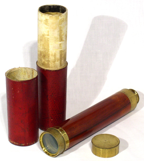 Fraunhofer Teleskop mit Kappe und K&ouml;cher