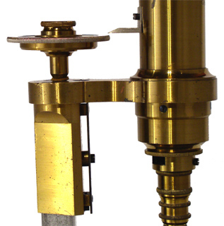 R. Fuess Berlin: Gro&szlig;es Mikroskop f&uuml;r mineralogisch petrografische Untersuchungen; Feintrieb