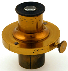 Mikroskop Stativ No. 2, E. Gundlach Berlin, Nr. 385 um 1869: Me&szlig;okular