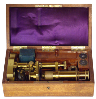 Mikroskop Dr. E. Hartnack Potsdam, No. 21579 im Kasten