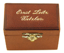 E. Leitz Wetzlar # 141521 Signatur auf Lederschatulle
