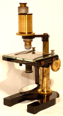 Ernst Leitz Wetzlar: Pr&auml;parierstativ mit bildaufrichtendem Tubus und POL-Apparat