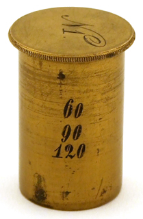 Kleines Hufeisenstativ von G. & S. Merz in M&uuml;nchen: Objektivdose