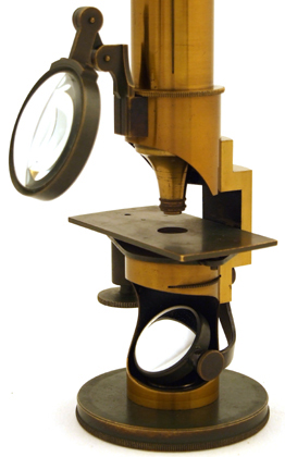 Georges Oberhaeuser Place Dauphine Paris: "Microscope achromatique reduit" Nr. 2165: Detail des Fu&szlig;es