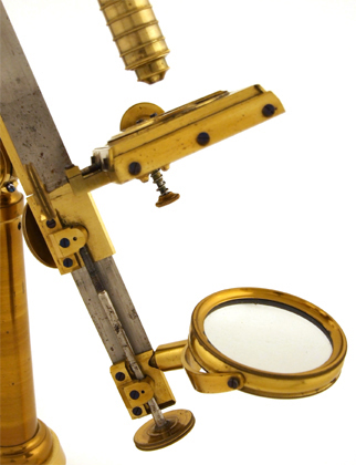 Gro&szlig;es Mikroskop von Simon Pl&ouml;ssl in Wien: Feintrieb