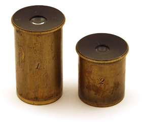 S. Pl&ouml;ssl in Wien: Taschenmikroskop um 1835 - Okulare