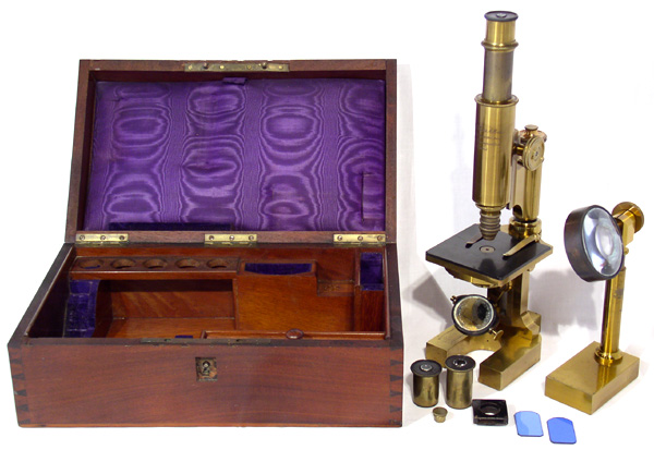Hufeisen-Mikroskop Prazmowski #19569 mit Kasten und Zubeh&ouml;r