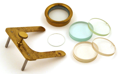 Mikroskop F.W. Schiek in Berlin, No. 63: Objektklammer und Objekttr&auml;ger