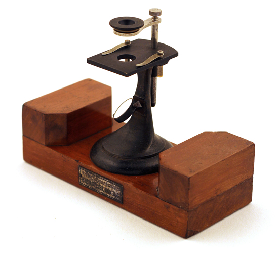 Carl Zeiss Jena, kleines Pr&auml;pariermikroskop P V