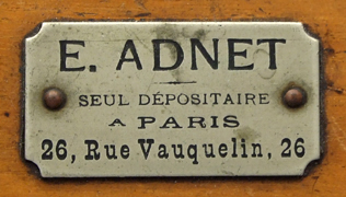 Mikroskop Carl Zeiss Jena Nr. 51612: Schild des H&auml;ndlers