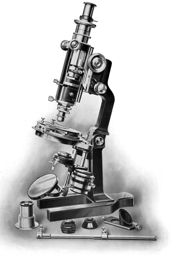 Neues Polarisationsmikroskop nach W&uuml;lfing, Abb. aus: E.A.W&uuml;lfing: Ein neues Polarisationsmikroskop und kritische Betrachtungen der bisherigen Konstruktionen; &uuml;berreicht vom Verfasser; Abhandlungen der Heidelberger Akademie der Wissenschaften 6. Abhandlung; Carl Winters Universit&auml;tsbuchhandlung; Heidelberg 1918 