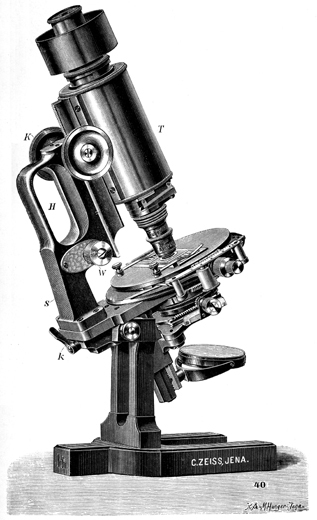Carl Zeiss Jena: Stativ Ic. Abb. aus: Carl Zeiss Optische Werkst&auml;tte Jena: Mikroskope und mikroskopische Hilfsapparate; 32. Ausgabe; Jena 1902